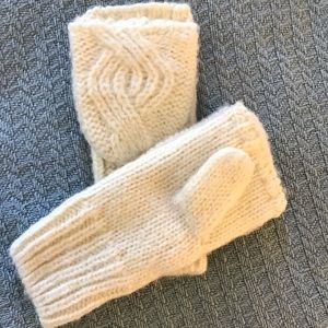 5/$15   Aerie mittens, worn once